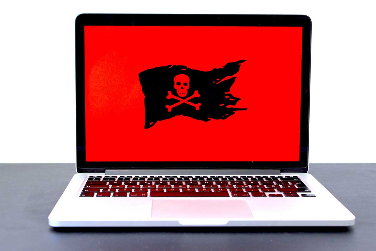 bandera pirata en un ordenador